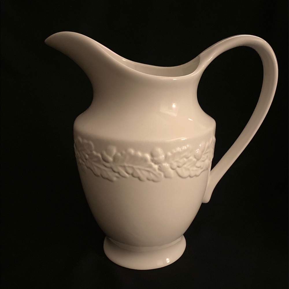 MSE Martha Stewart Serving Pitcher Vase 8-1/2”